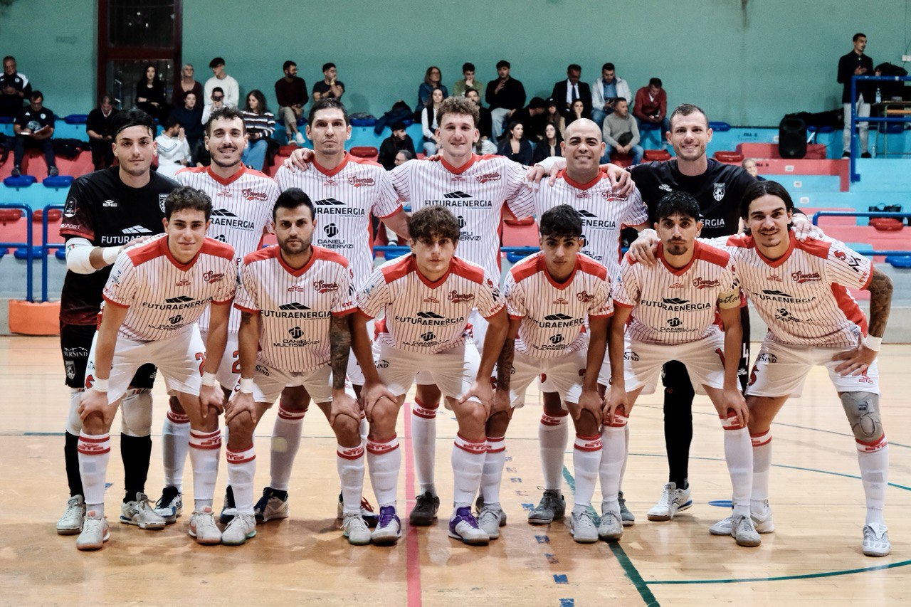 Al momento stai visualizzando Punto di valore contro un avversario esperto: il Soverato Futsal ferma il Giovinazzo